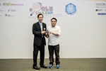 Photo 4 : Mr Chan Hei Ming, the champion of the Low-Salt and Low-Sugar Front-of-pack Label Design Competition. 