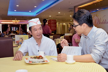 Sharing with Chef LO Wai-leung