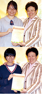 Dr Gloria TAM, Controller of the Centre for Food Safety, presents prizes to the winners as encouragement