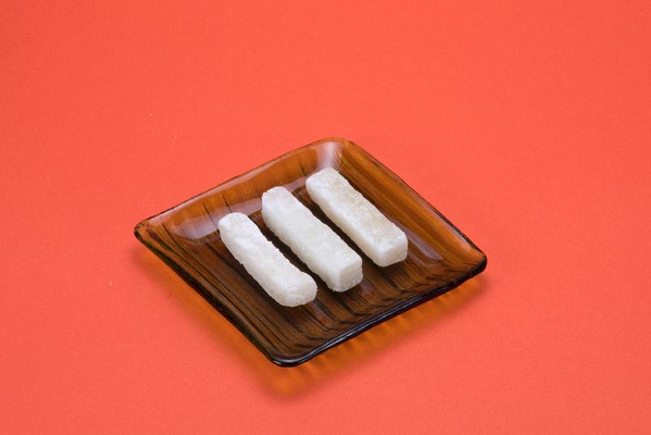 One type of candied winter melon in the picture was found to contain more than 70 grams of sugar per 100 grams of food, i.e. consumption of three pieces (about 50 grams) of the candied winter melon will contribute to about 70 per cent of the recommended daily intake limit of sugars.