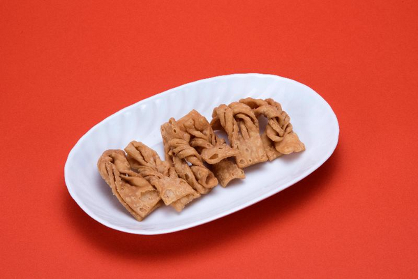 One type of candied winter melon in the picture was found to contain more than 70 grams of sugar per 100 grams of food, i.e. consumption of three pieces (about 50 grams) of the candied winter melon will contribute to about 70 per cent of the recommended daily intake limit of sugars.