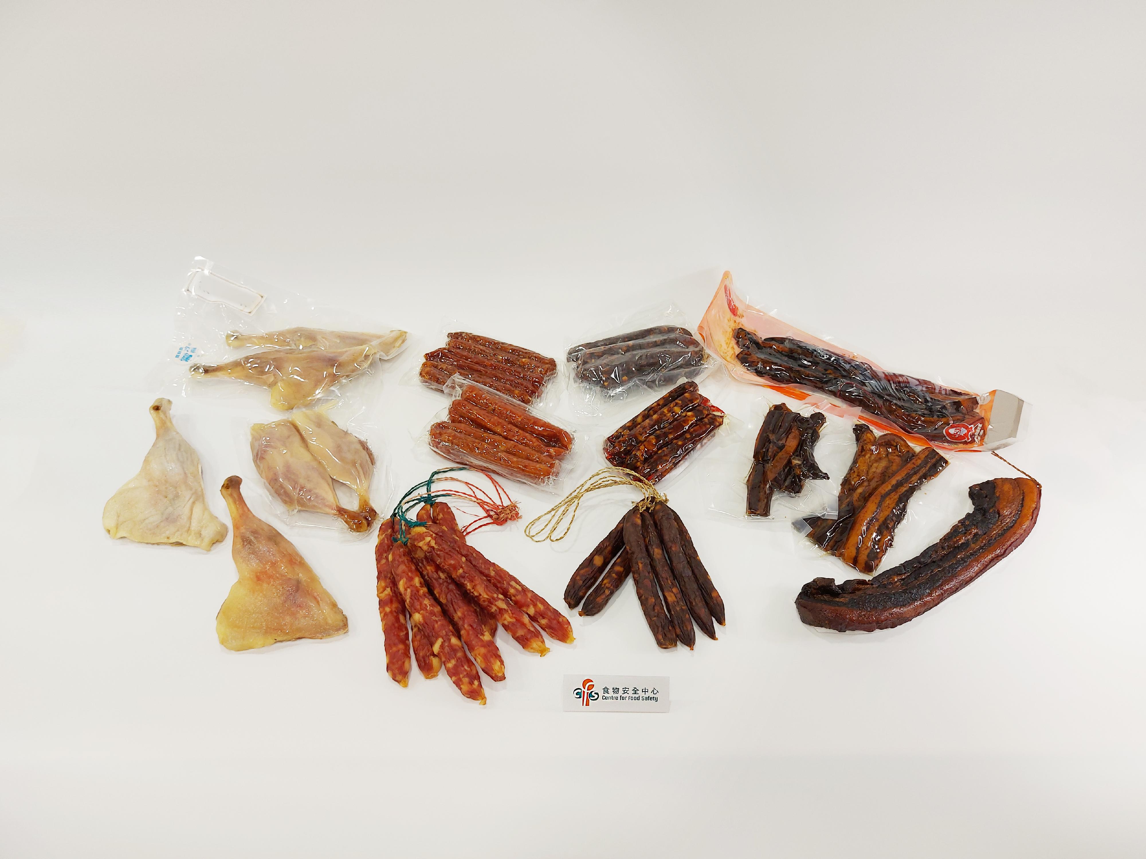 The Centre for Food Safety of the Food and Environmental Hygiene Department today (December 14) announced the test results of the seasonal food surveillance project on lap-mei. Among 163 samples tested, except for two samples found with sodium content inconsistent with the declared values on their nutrition labels, all the remaining samples passed the tests.