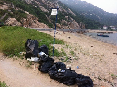 The Food and Environmental Hygiene Department has set up temporary collection points at Tung O Wan, Lamma Island. The Food and Environmental Hygiene Department has set up temporary collection points at Tung O Wan, Lamma Island.