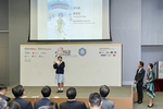 Photo 15：Participants of Junior Secondary Category introduced the design concept of their entries.