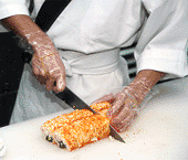 向 衞 生 可 靠 和 信 譽 良 好 的 店 舖 購 買 海 鮮 及 其 他 原 材 料